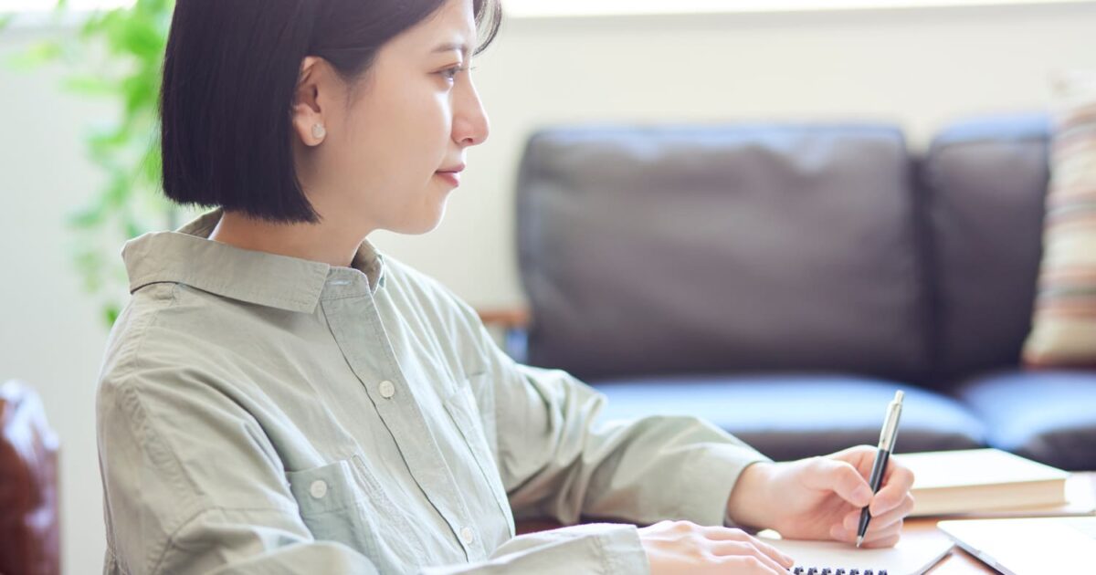 【心理士解説】ノートを活用した認知行動療法のやり方10選