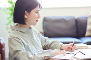 【心理士解説】ノートを活用した認知行動療法のやり方10選