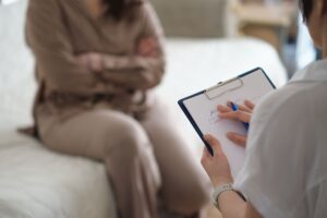 7つのコラム法とは？認知行動療法でできるストレス緩和とこころの整え方
