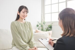 【心理士解説】心療内科のカウンセリングは意味ない？必要な人の症状3選