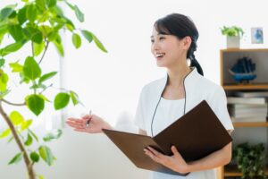 【専門家解説】精神科のカウンセリングとは？5つの受診手順、診察との違いや料金面を解説